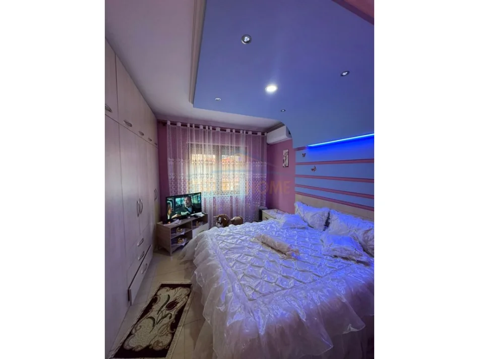 Tirane, jepet me qera apartament 2+1 Kati 2, 66 m² 650 € (ASIM VOKSHI)