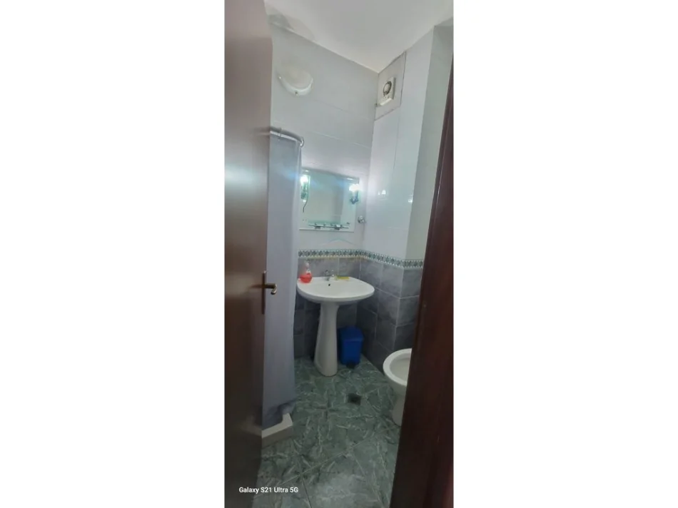 Qera, Apartament 2+1+2, Bllok  90,000 Lekë 0696069906