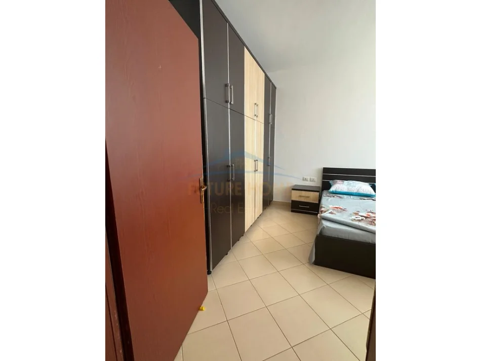Tirane, jepet me qera apartament 2+1+Ballkon Kati 2, 114 m² 600 € (Jordan Misja)