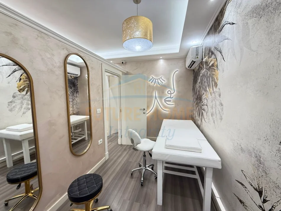 Tirane, jepet me qera Sallon Estetike Kati 0, 49 m² 800 € (Brryli)