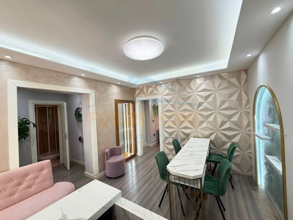 Tirane, jepet me qera Sallon Estetike Kati 0, 49 m² 800 € (Brryli)