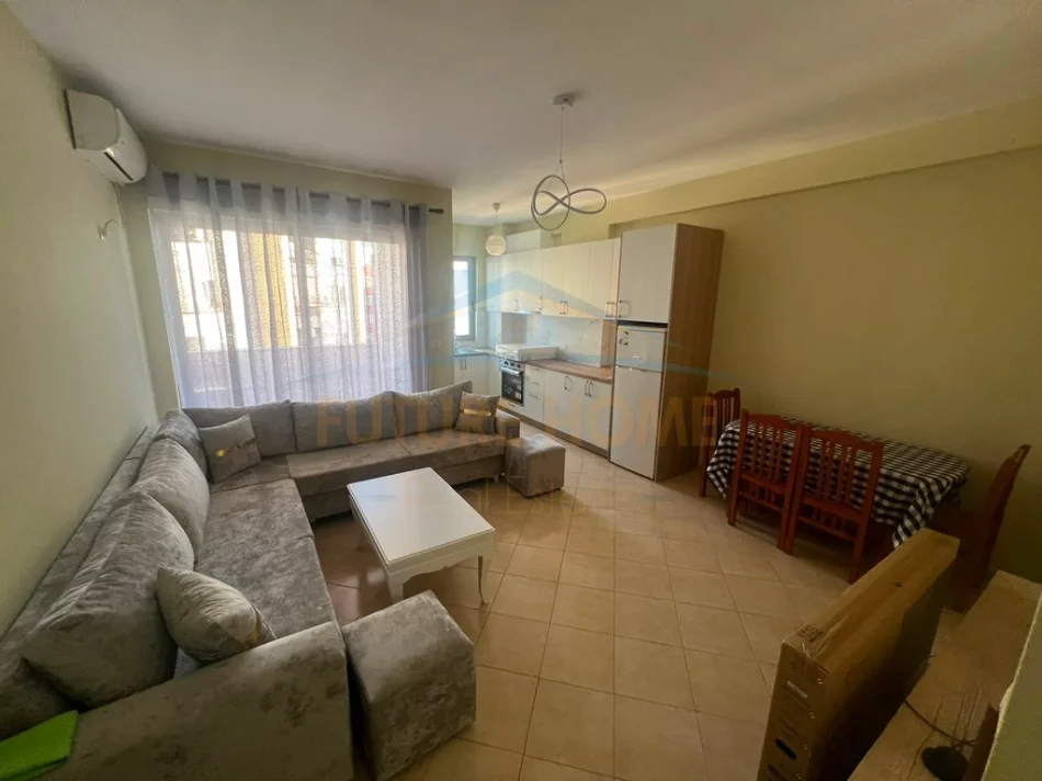 Tirane, jepet me qera apartament 2+1+Ballkon Kati 6, 97 m² 600 € 