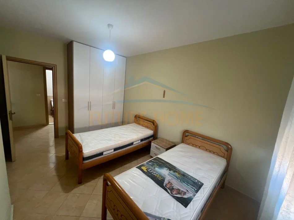 Tirane, jepet me qera apartament 2+1 , 97 m² 600 € (Unaza e Re)