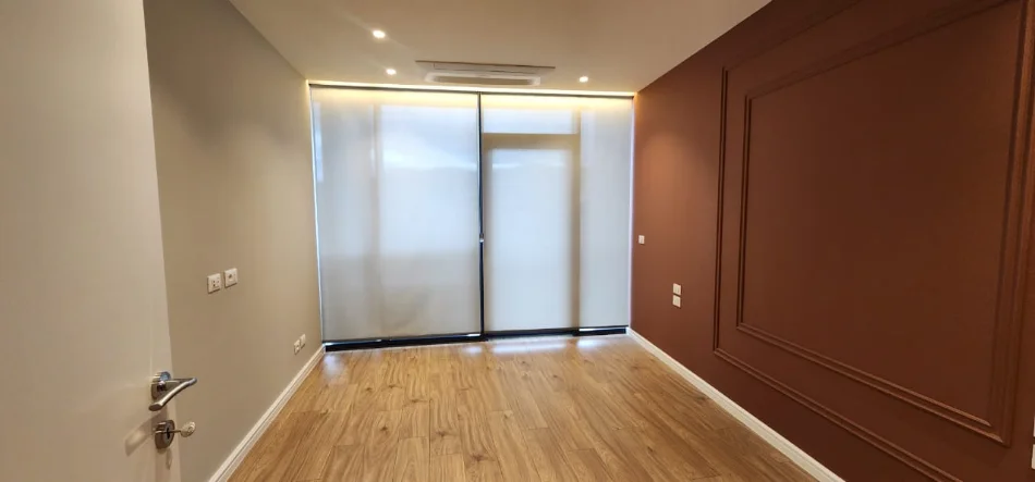 Tirane, jepet me qera apartament 2+1+Ballkon Kati 6, 81 m² 1.600 € (Lake View)