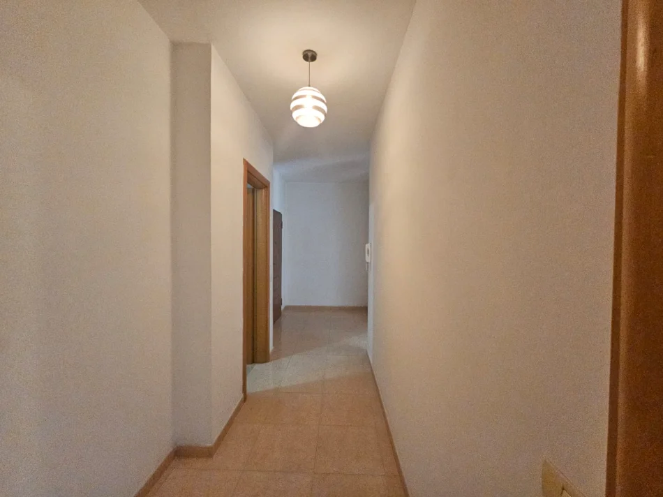 Tirane, jepet me qera apartament 2+1 Kati 7, 100 m² 500 € (Unaza e Re)