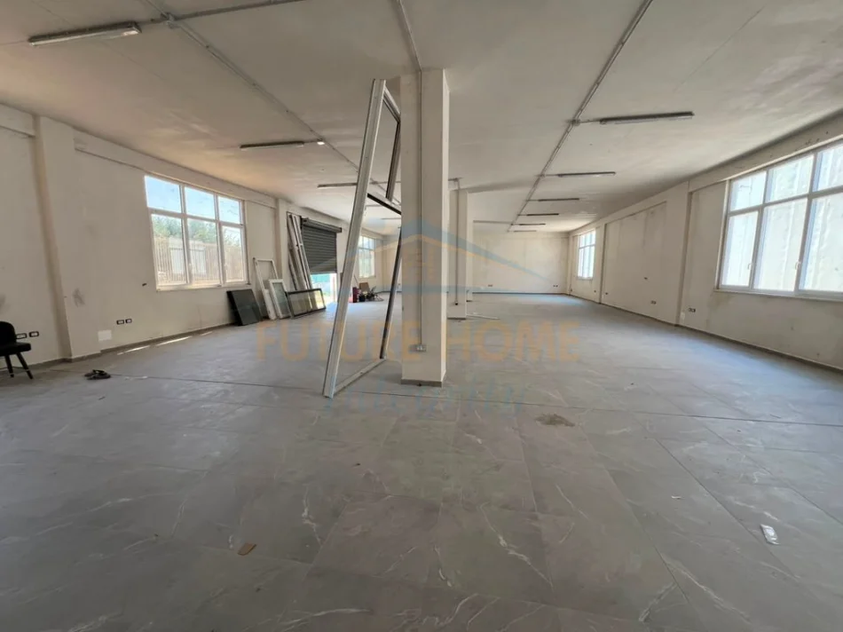jap me qera,GODINE BIZNESI,3- KATESHE, 933 m² 560 000 LEKE  (VAQARR)