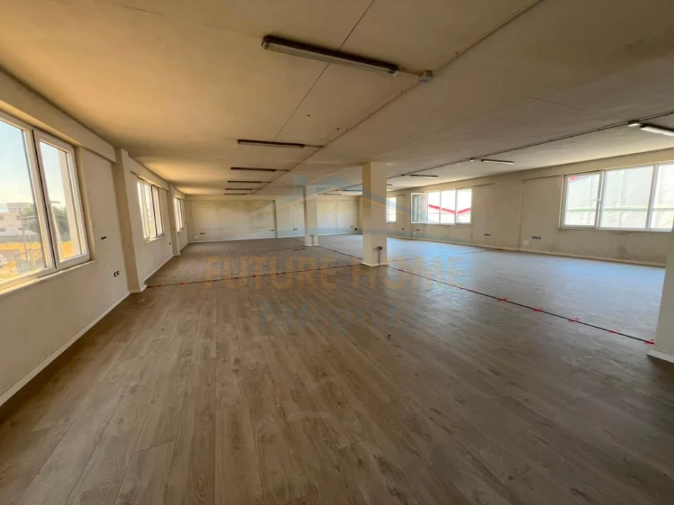 jap me qera,GODINE BIZNESI,3- KATESHE, 933 m² 560 000 LEKE  (VAQARR)