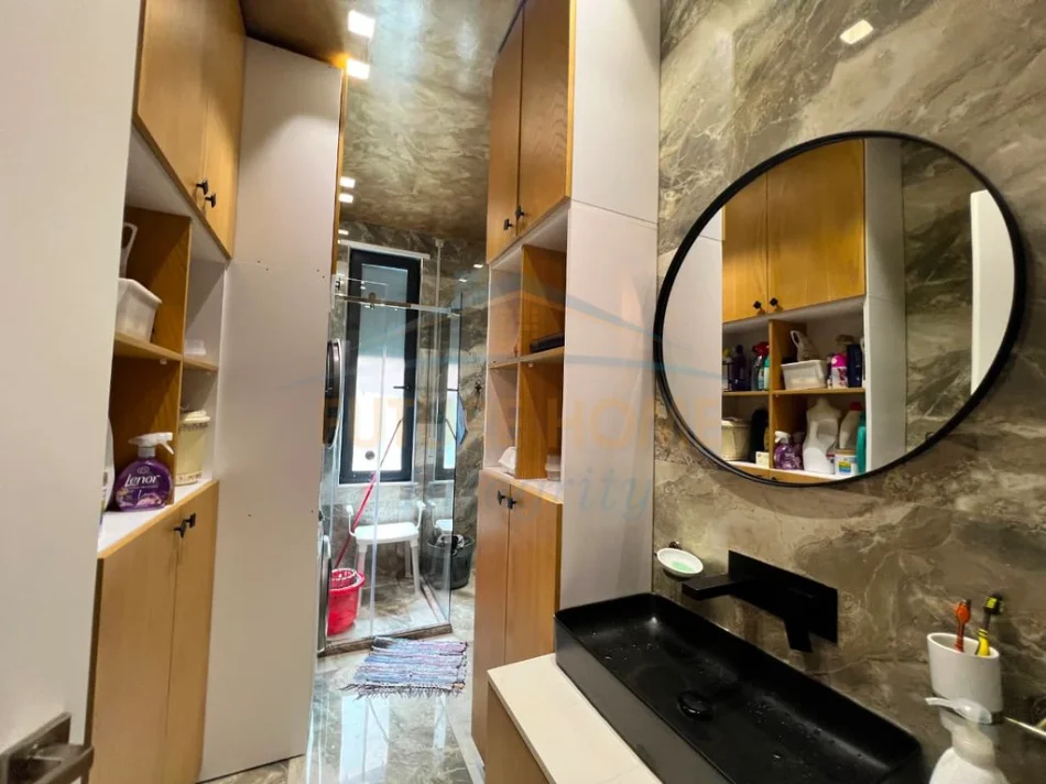 Tirane, shitet apartament 2+1+Post Parkimi,  Kati 2, 102 m² (Rezidenca Erli, Porcelan) Kontaktoni per Cmimin