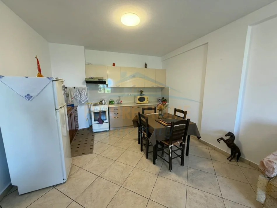 Tirane, shitet apartament 2+1 Kati 4, 107 m² 200.000 € (Kinostudio)