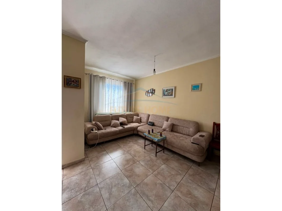 Tirane, shitet apartament 2+1 Kati 3, 84 m² 120.000 € (Tufine)