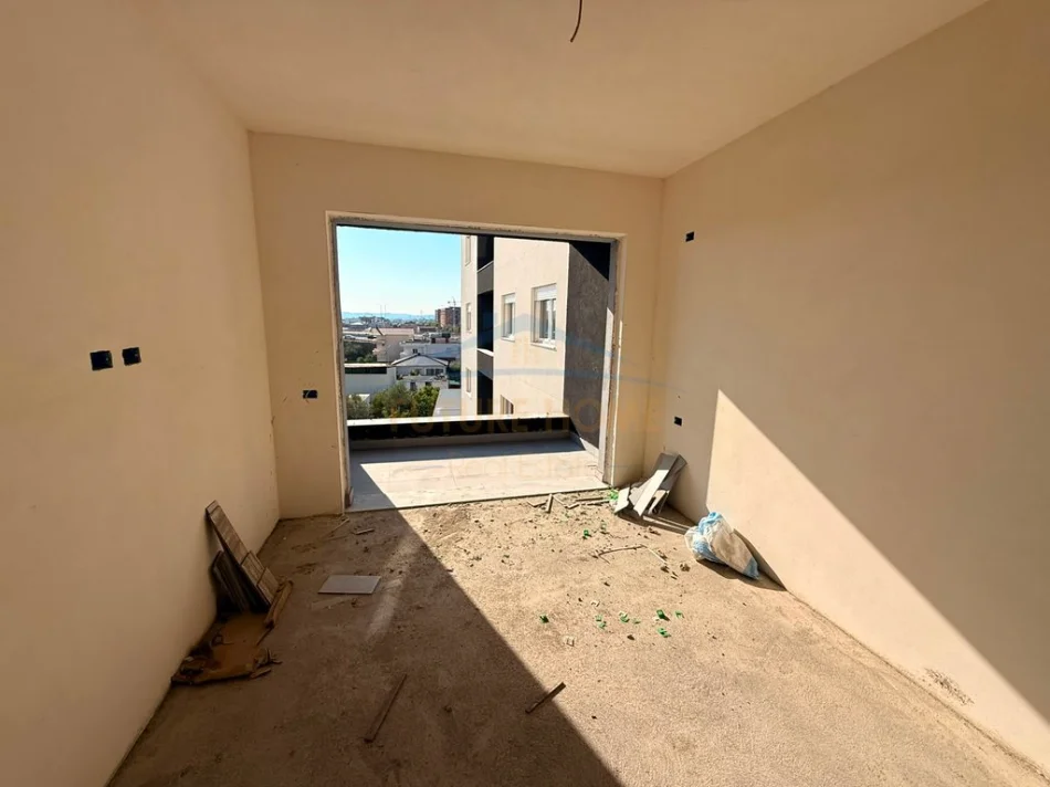 Shitet, Apartament 1+1, "Residenca Platinium II", Paskuqan, Tirane. 0696069906