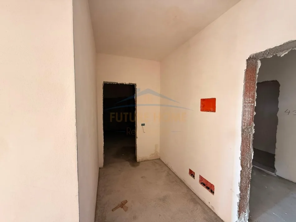 Tirane, shitet apartament 1+1 Kati 3, 76 m² 91.000 € (Platinium 2)