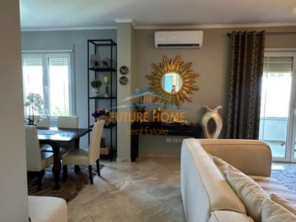 Tirane, jepet me qera apartament 2+1+Ballkon Kati 2, 111 m² 900 € (Kopshti Botanik)