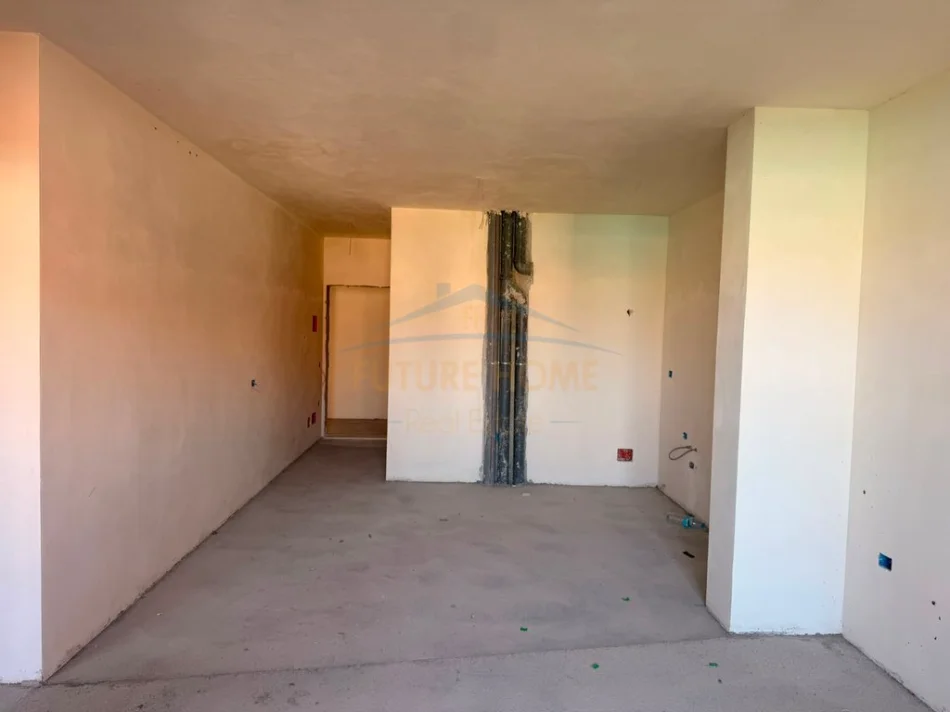 Tirane, shitet apartament 1+1+Ballkon Kati 4, 72 m² 86.000 € (Paskuqan)