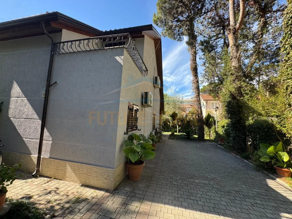 Durres, jepet me qera shtepi 2+1 Kati 2, 120 m² 2.500 € (Qerret, Kavaje)