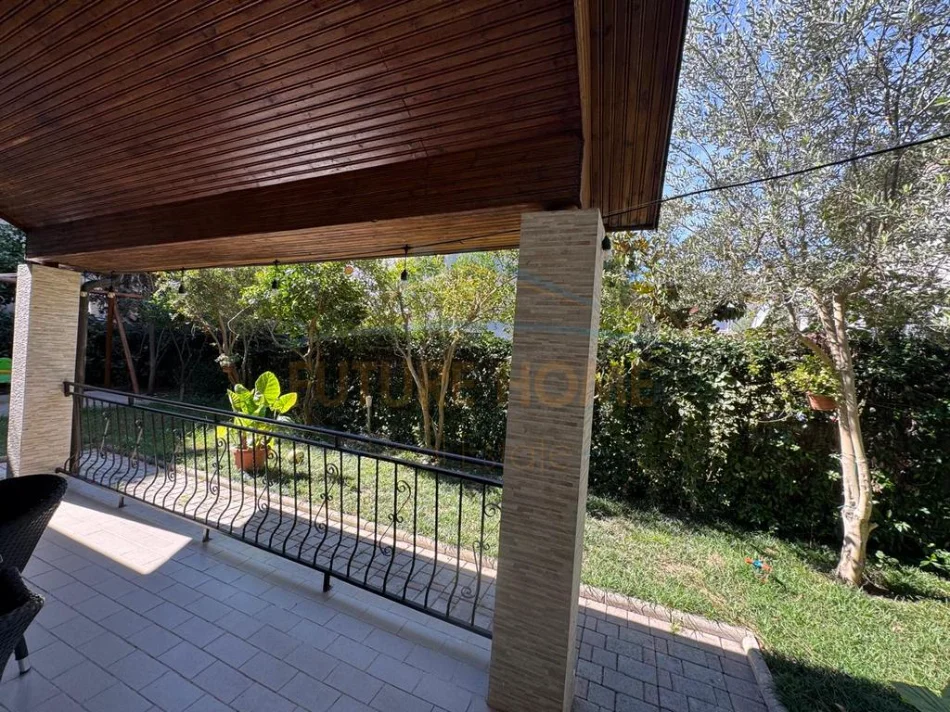 Durres, jepet me qera shtepi 2+1 Kati 2, 120 m² 2.500 € (Qerret, Kavaje)