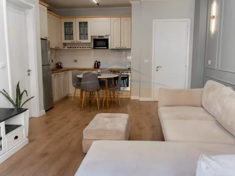 Tirane, jepet me qera apartament 2+1 Kati 5, 90 m² 500 € (Unaza Re)