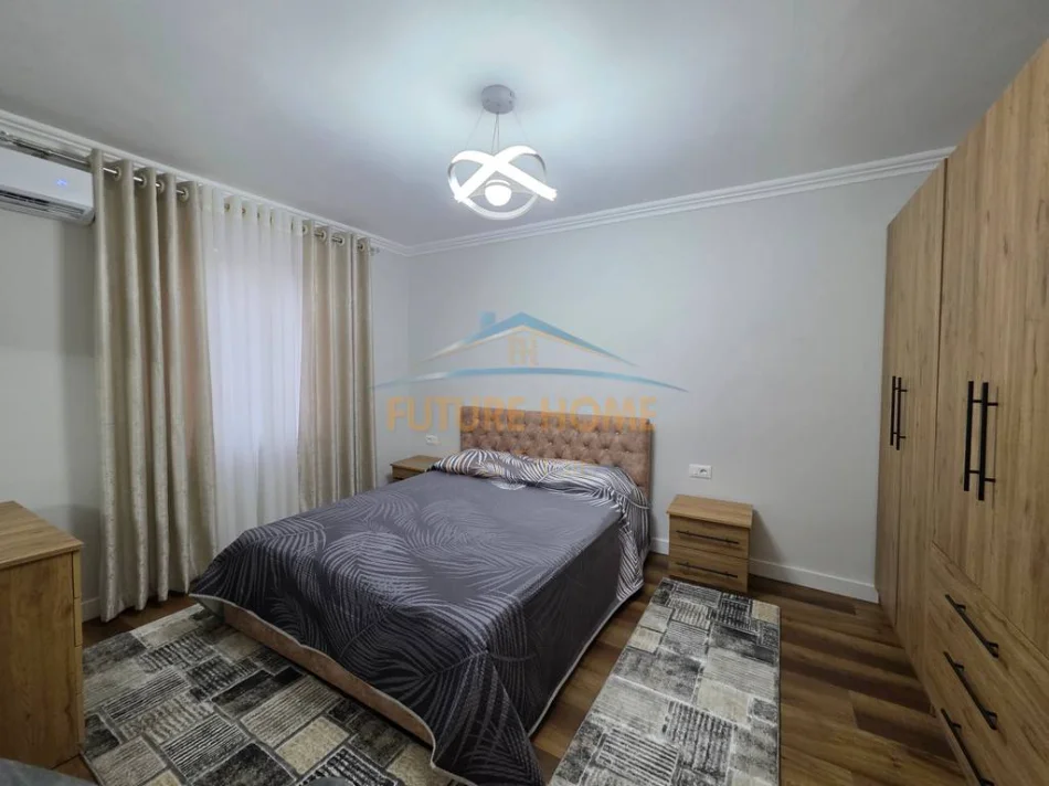 Tirane, jepet me qera apartament 2+1 Kati 1, 90 m² 1.000 € (qender)