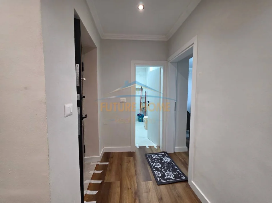 Tirane, jepet me qera apartament 2+1 Kati 1, 90 m² 1.000 € (qender)