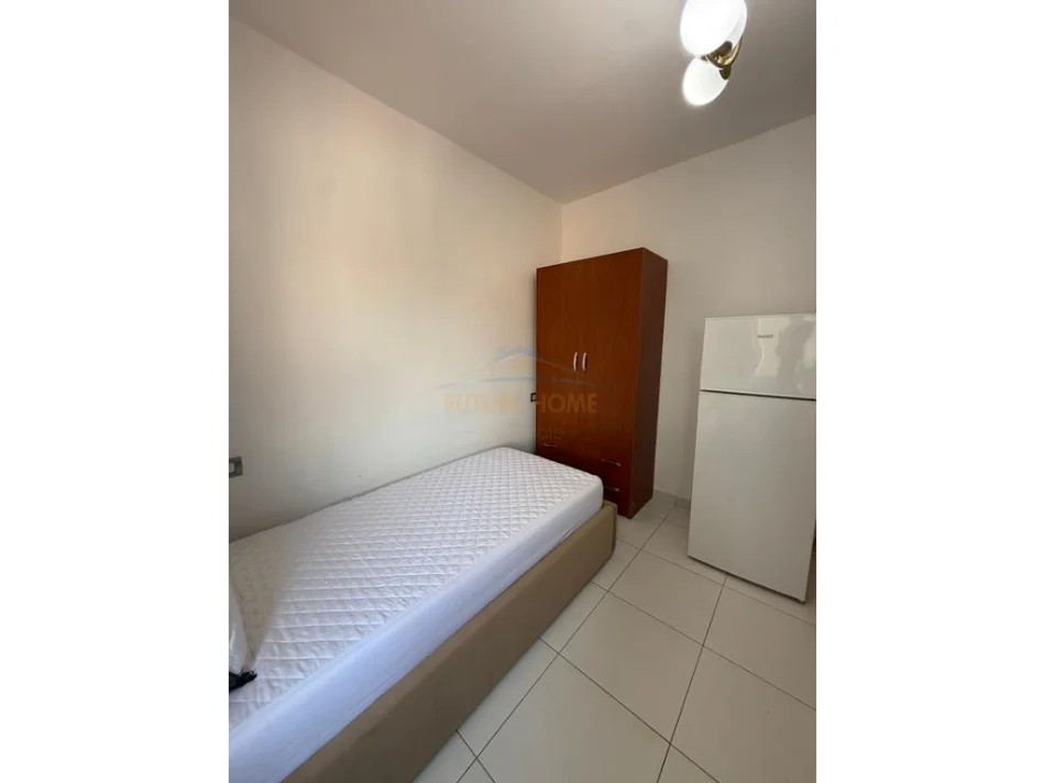 Tirane, jepet me qera apartament 3+1+Ballkon Kati 3, 89 m² 600 mij lek (Rruga Bardhyl)