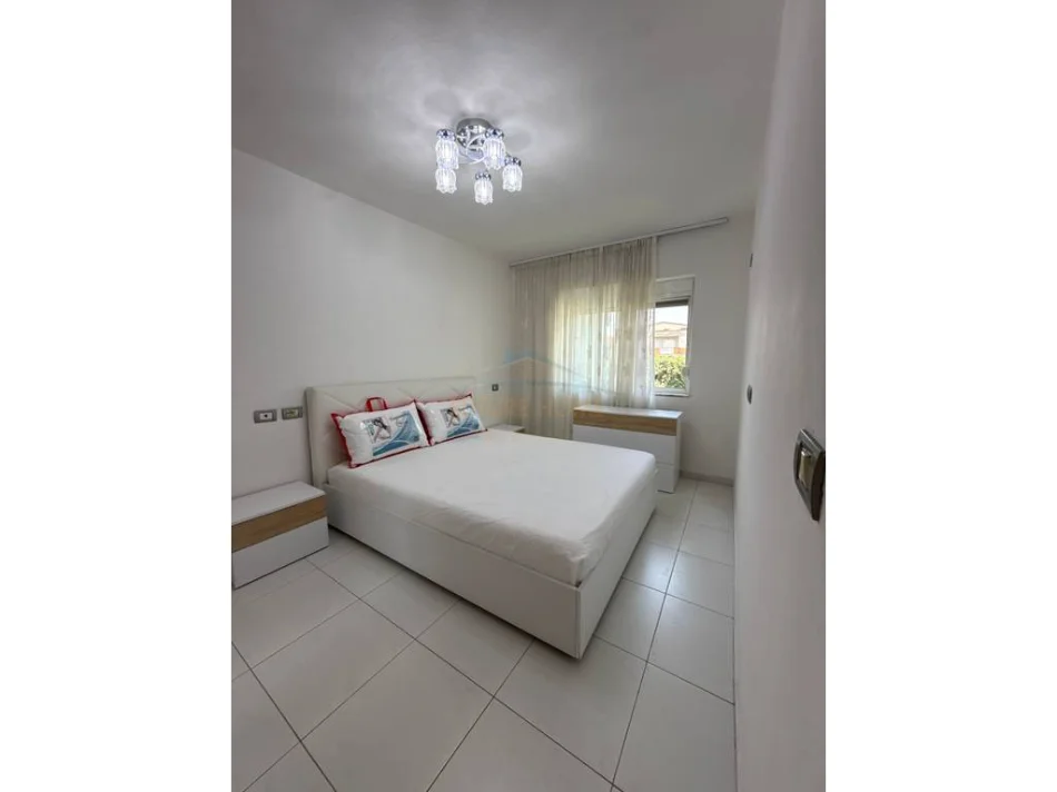 Tirane, jepet me qera apartament 3+1+Ballkon Kati 3, 89 m² 600 mij lek (Rruga Bardhyl)