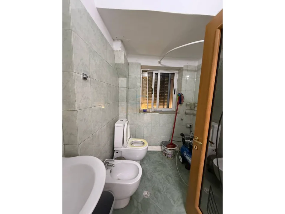 Ambient Biznesi me Qira, Rruga e Durrësit, përballë Kafe Flora, Tiranë 0696069906
