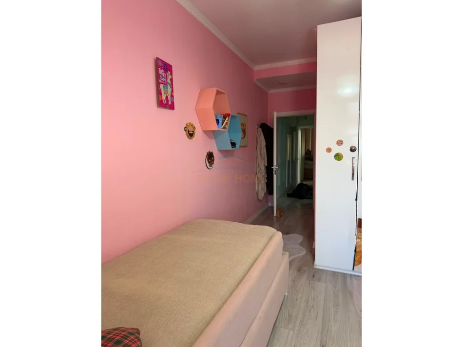 Tirane, shitet apartament 2+1+2+Post Parkimi+Ballkon Kati 8, 96 m² 185.000 € (Yzberisht)
