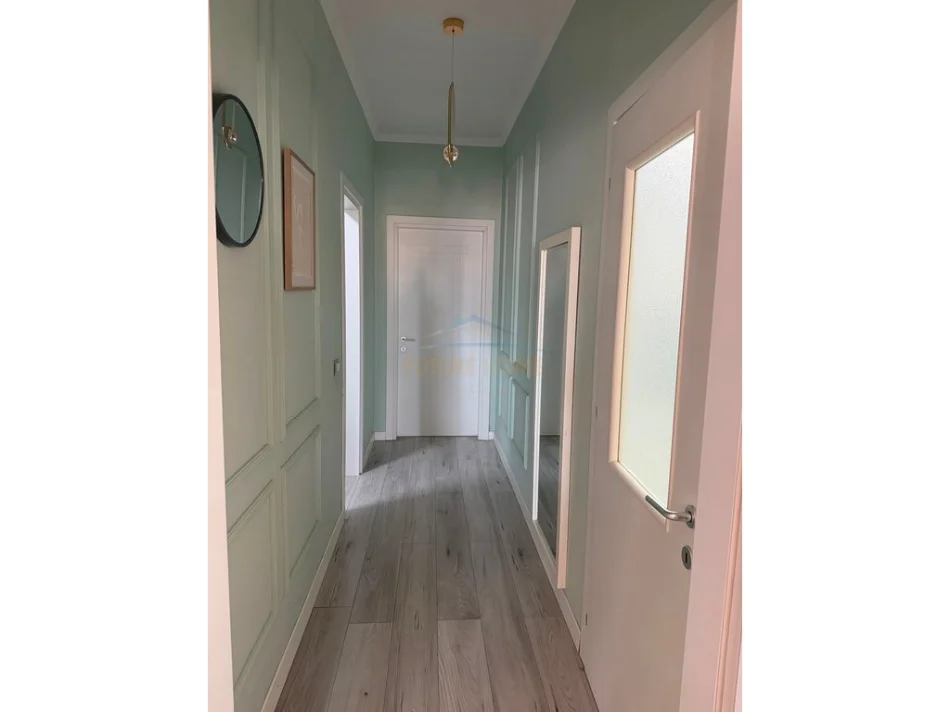 Tirane, shitet apartament 2+1+2+Post Parkimi+Ballkon Kati 8, 96 m² 185.000 € (Yzberisht)