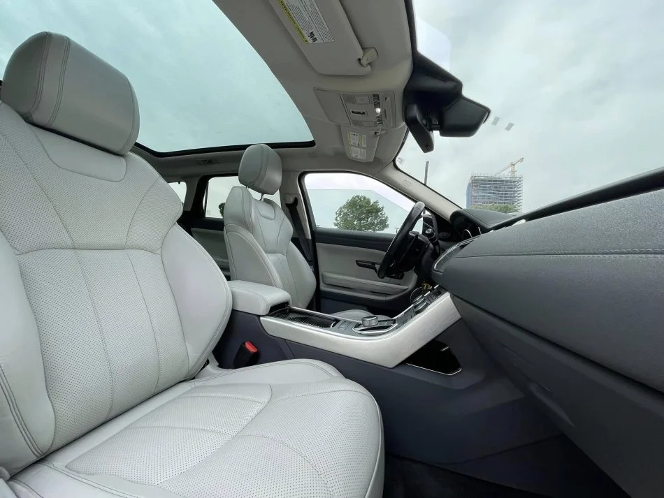 Tirane, shes makine RANGE ROVER EVOQUE Benzin, bezhë automatik Klima 102.000 km 17.500 €