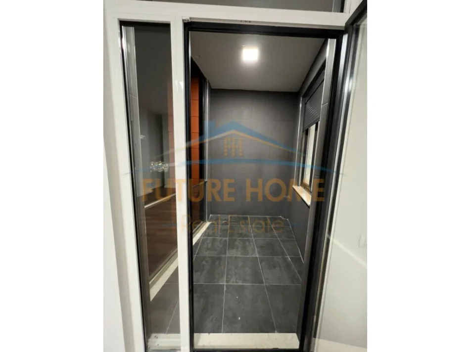 Qira, Ambient Biznesi, Qendër, Tiranë 0696069906