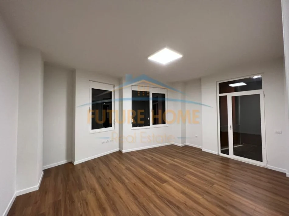 Qira, Ambient Biznesi, Qendër, Tiranë 0696069906