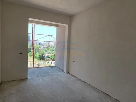 Tirane, shitet apartament 2+1 Kati 3, 118 m² 225.000 € (Rruga e Kavajes)