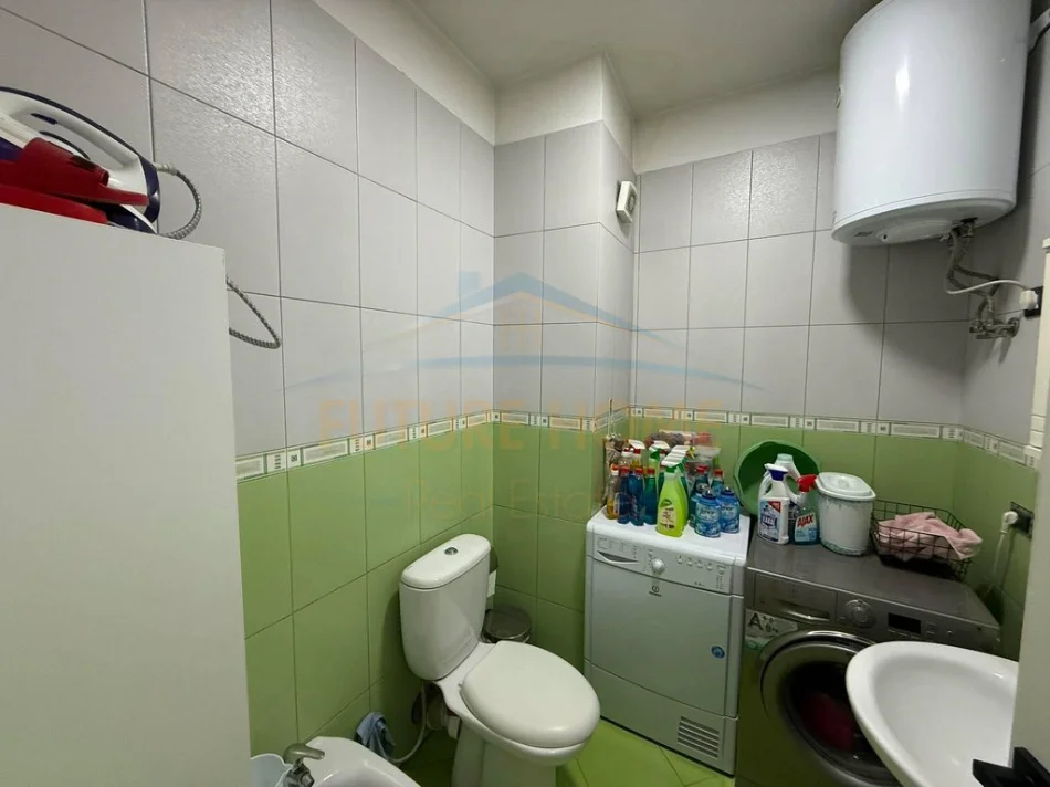 Tirane, shitet apartament 3+1+Aneks+Ballkon Kati 5, 136 m² 250.000 € (Unaza e Re)