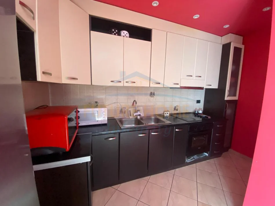 Qera, Apartament 2+1, Fresk, Tiranë. 0696069906