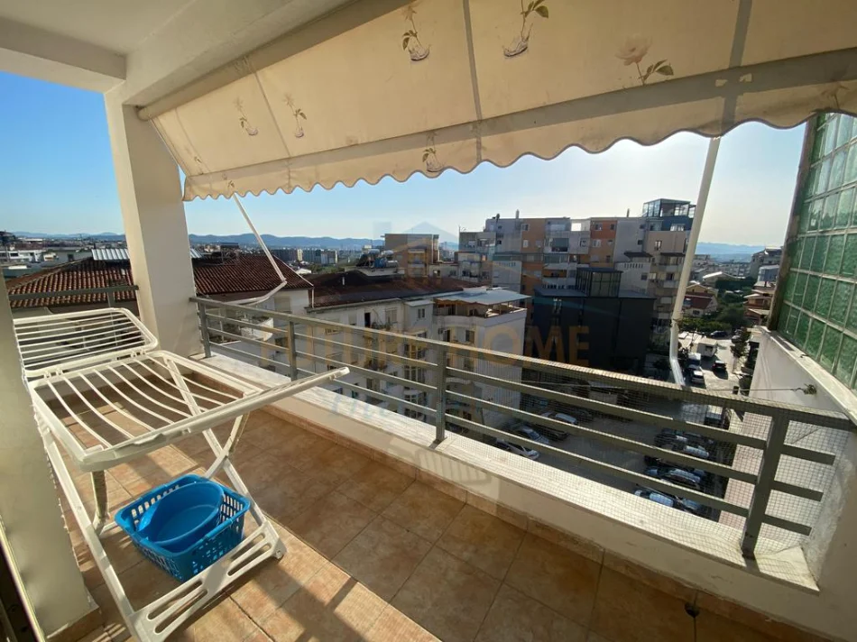 Tirane, jepet me qera apartament 2+1, Kati 5, 79 m² 450 € (Fresk)
