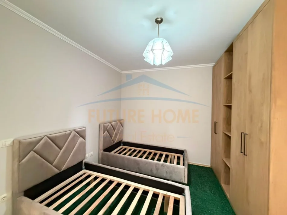 Tirane, shitet apartament 2+1+2+Ballkon Kati 3, 100 m² 159.000 € (Yzberisht)
