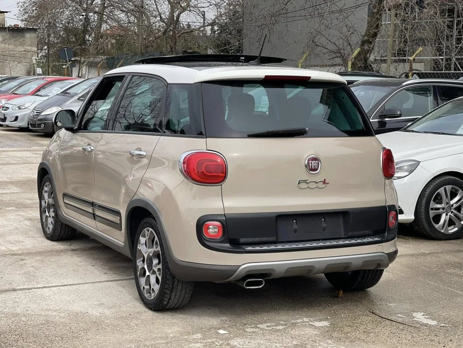 Tirane, shes makine FIAT 500 L Benzin, bezhë automatik Klima 128.000 km 7.500 €