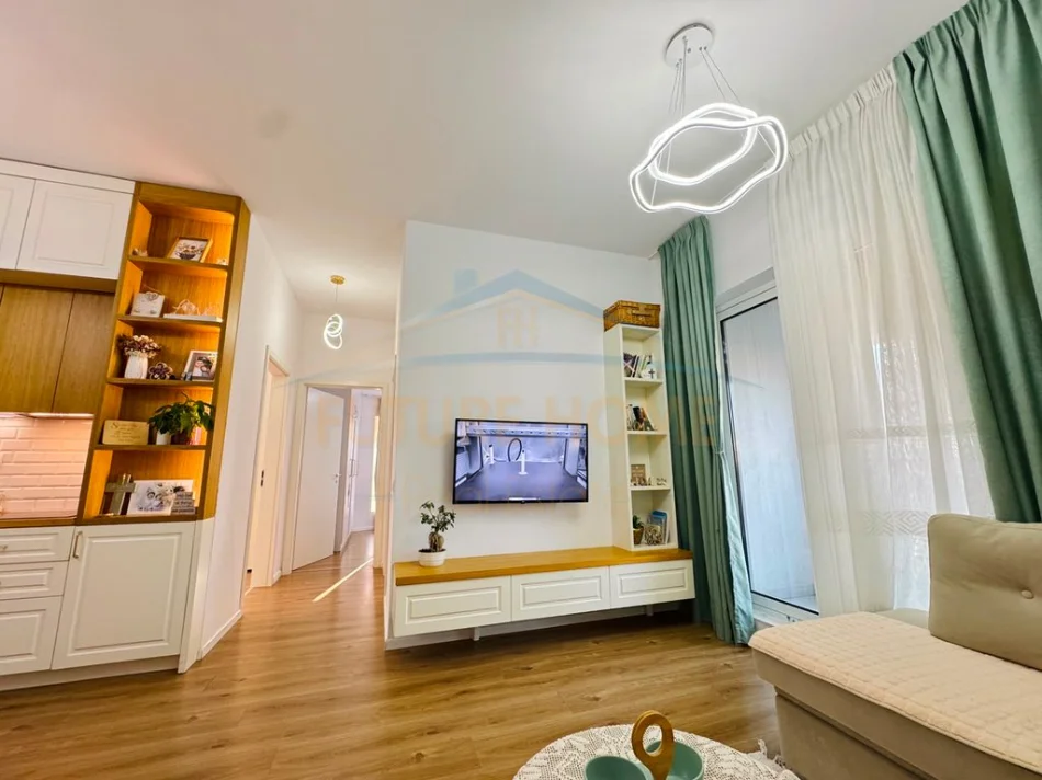 Tirane, jepet me qera apartament 3+1+Ballkon Kati 4, 93 m² 650 € (Ali Demi)