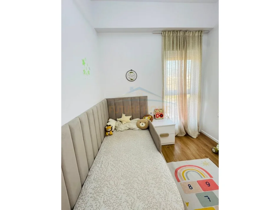 Tirane, jepet me qera apartament 3+1+2+Ballkon Kati 4, 98 m² 65.000 LEKE (Ali Demi, Rezidenca Kaimi)