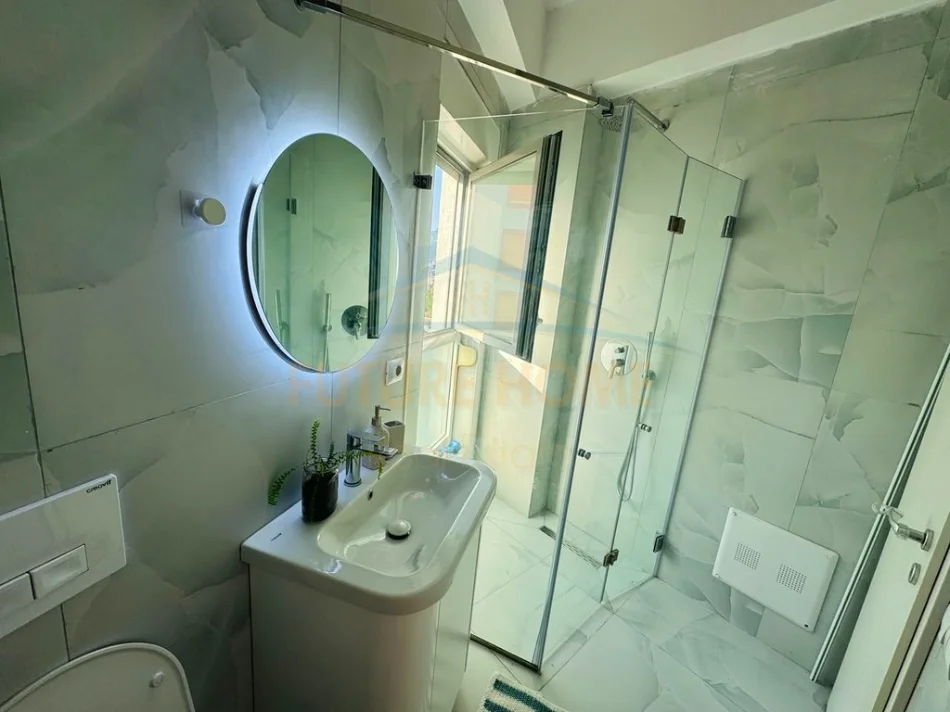 Tirane, jepet me qera apartament 3+1+2+Ballkon Kati 4, 98 m² 65.000 LEKE (Ali Demi, Rezidenca Kaimi)