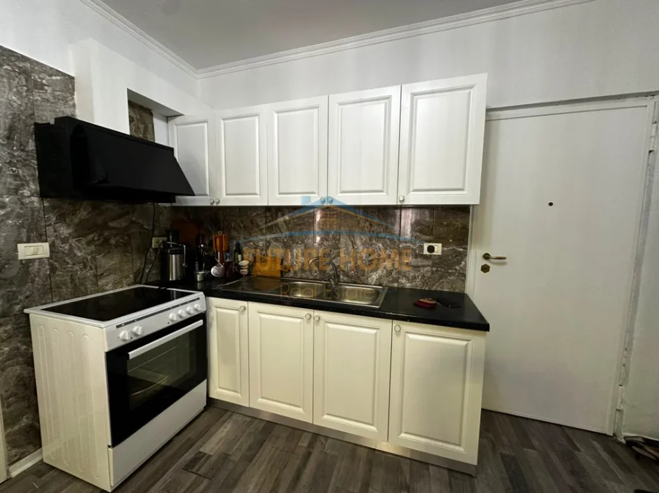 Qera, Apartament 1+1,Komuna e Parisit ! 0696069906