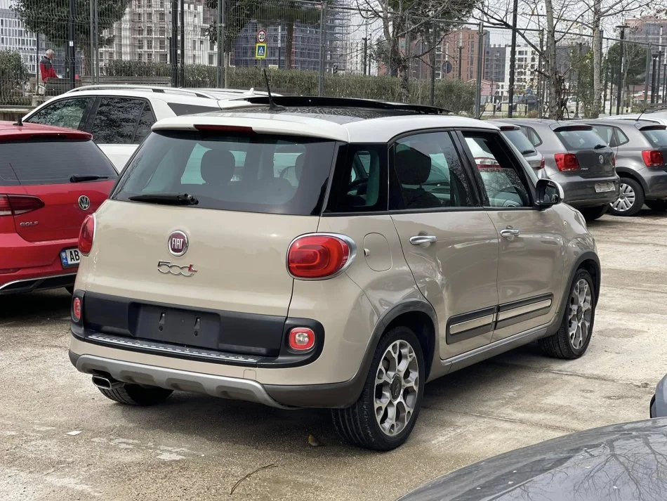 Tirane, shes makine FIAT 500 L Benzin, bezhë automatik Klima 128.000 km 7.500 €