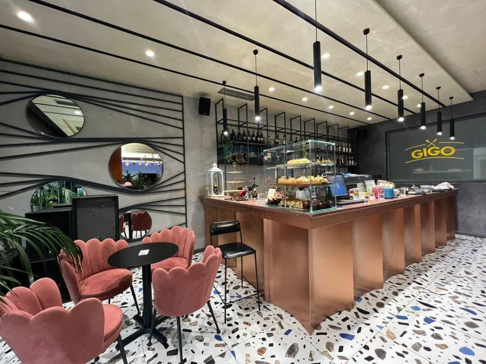 Qira, Bar Lounge, Gjimnazi "Ismail Qemali", Tiranë  250,000 Lekë 0696069906
