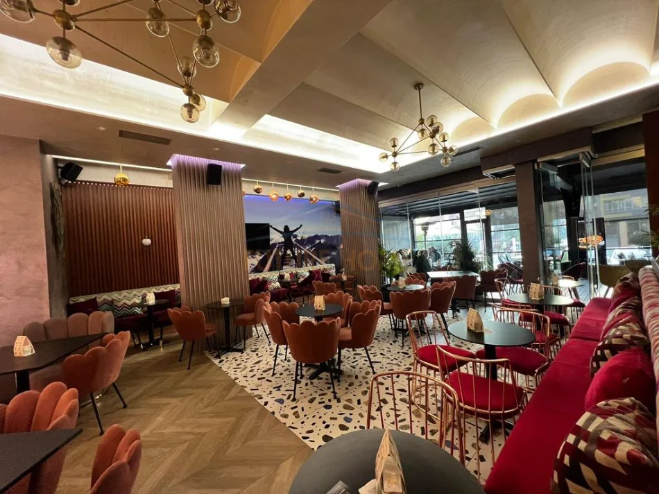 Qira, Bar Lounge, Gjimnazi "Ismail Qemali", Tiranë  250,000 Lekë 0696069906