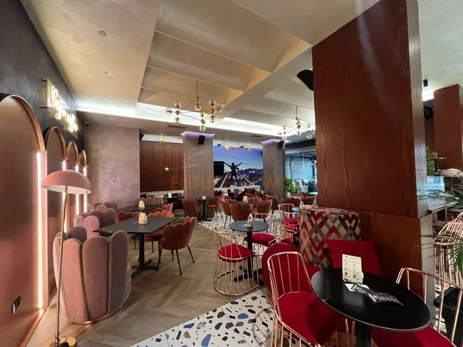 Qira, Bar Lounge, Gjimnazi "Ismail Qemali", Tiranë  250,000 Lekë 0696069906