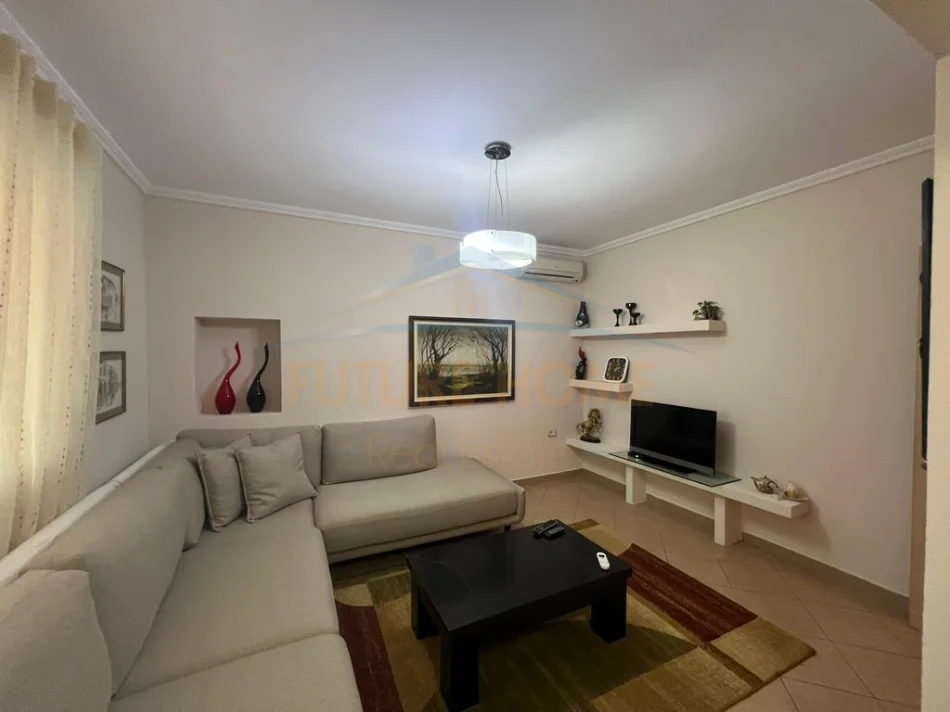 Tirane, jepet me qera apartament 2+1+Ballkon Kati 3, 71 m² 550 € (Oxhaku)