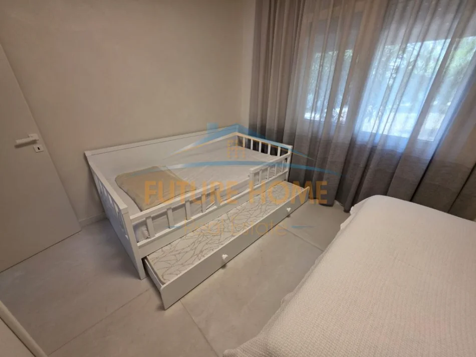 Gjiri Lalezit | Hamallaj, shitet apartament 1+1+Aneks+Ballkon Kati 0, 63 m² 235.000 € (Gjiri i Lalzit)