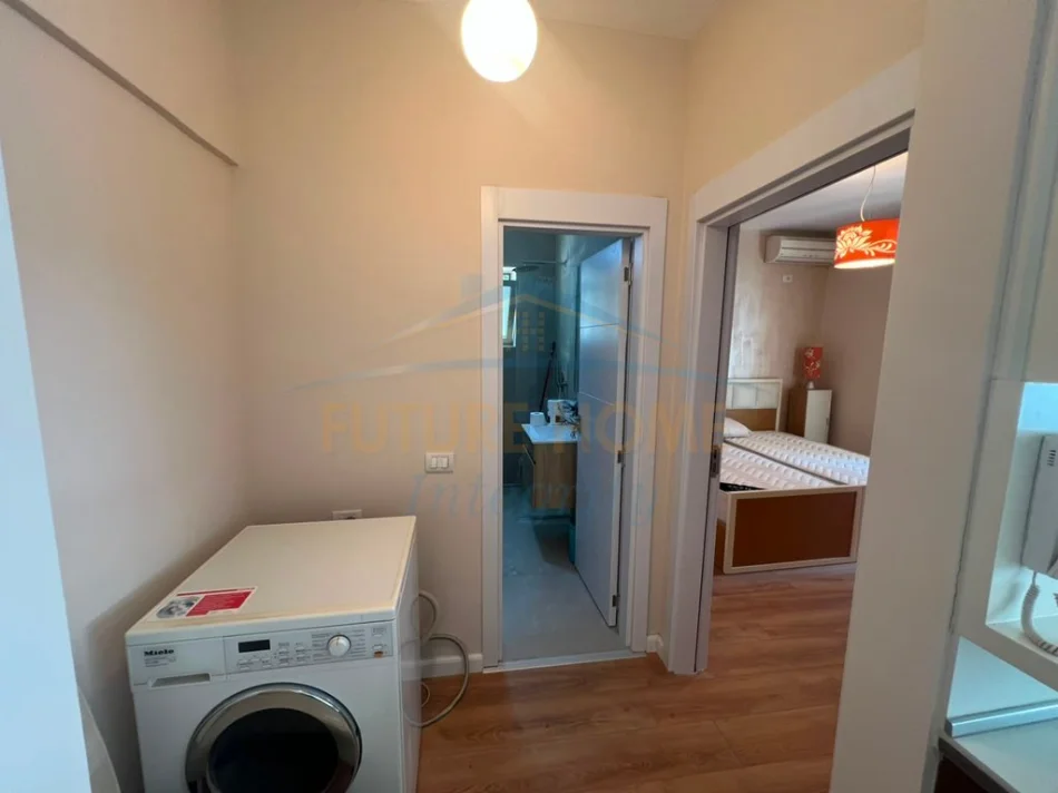 Tirane, jepet me qera apartament 1+1+Ballkon Kati 3, 57 m² 550 € (Rruga Mine Peza)