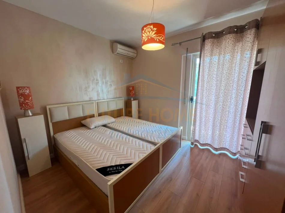Tirane, jepet me qera apartament 1+1+Ballkon Kati 3, 57 m² 550 € (Rruga Mine Peza)