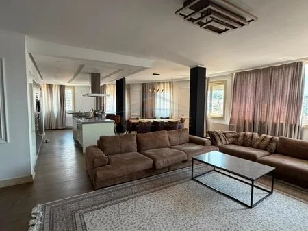 Tirane, shitet apartament 3+1 Kati 10, 260 m² 570.000 € (RRUGA E ELBASANIT)